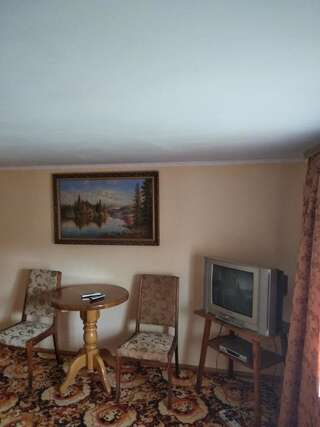 Лоджи Guest House Pid Lypamy Микуличин Классический трехместный номер-4